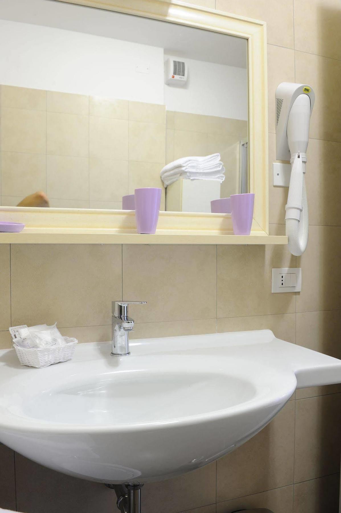 Residence Suite Smeraldo Riccione Eksteriør billede