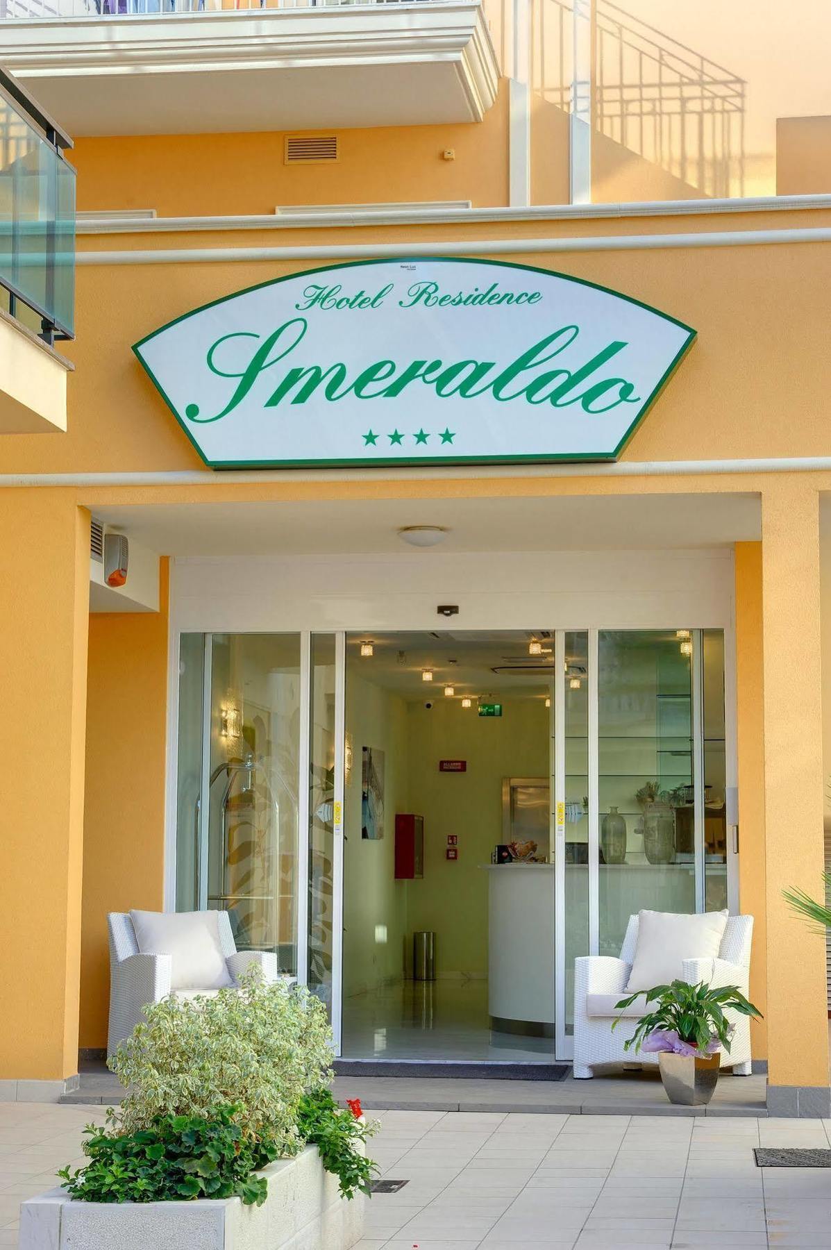 Residence Suite Smeraldo Riccione Eksteriør billede